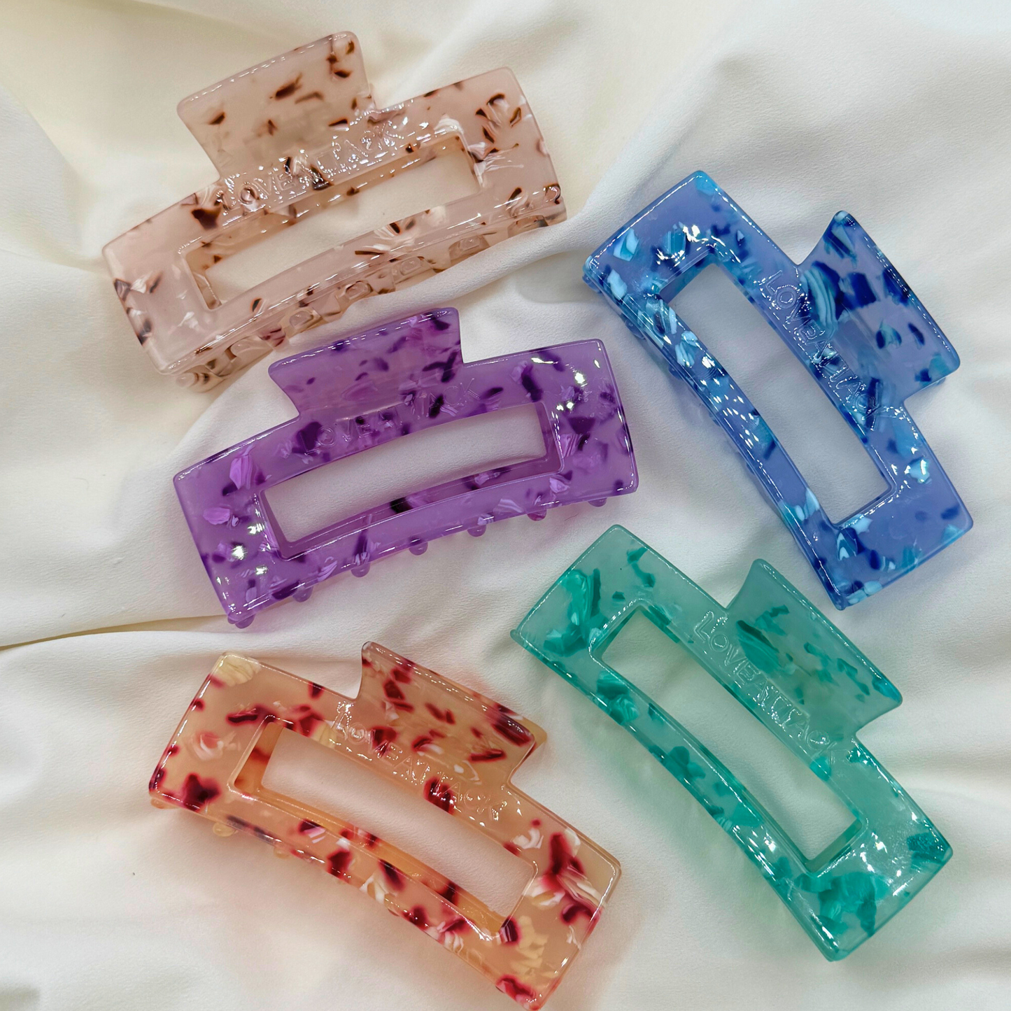 Aven Speckle Cellulose Acetate Hair Claw Clips